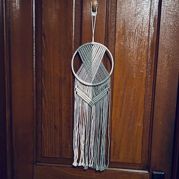 Green and White Macrame Wall Hanging Accent Handmade - Picture 1 of 2